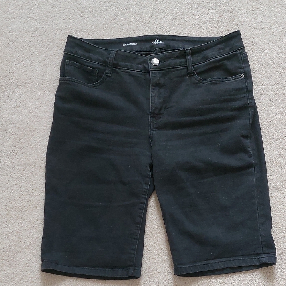 St. John's Bay Women's Black Bermuda Shorts